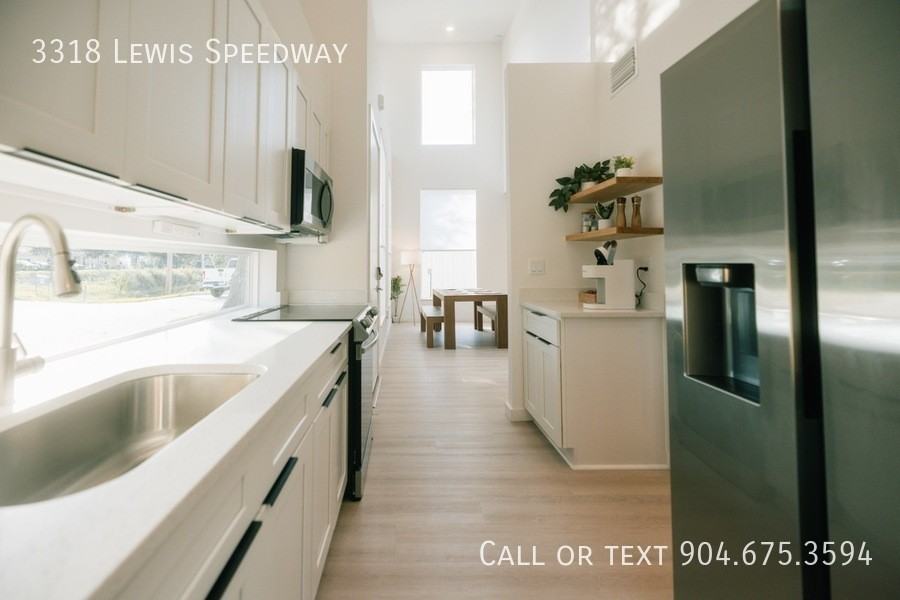 3318 Lewis Speedway - Photo 7 of 23