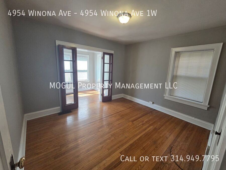 4954 Winona Ave - Photo 6 of 9