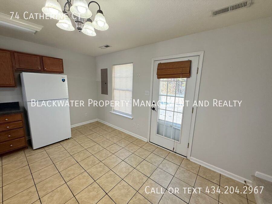 74 Catherine Ct - Photo 5 of 10