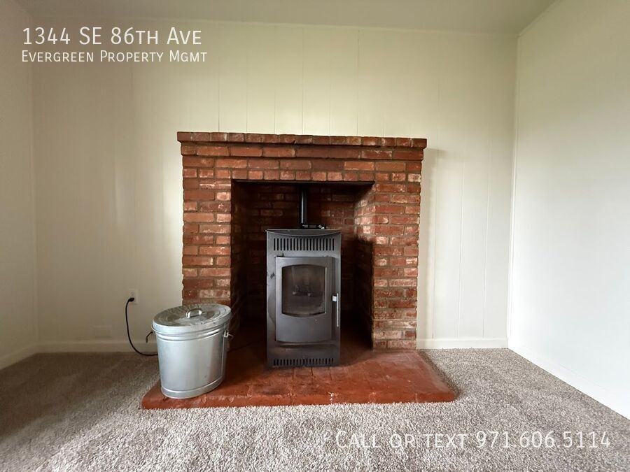 1344 Se 86th Ave - Photo 6 of 39