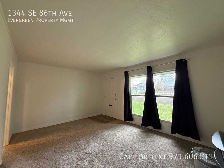 1344 Se 86th Ave - Photo 7 of 39