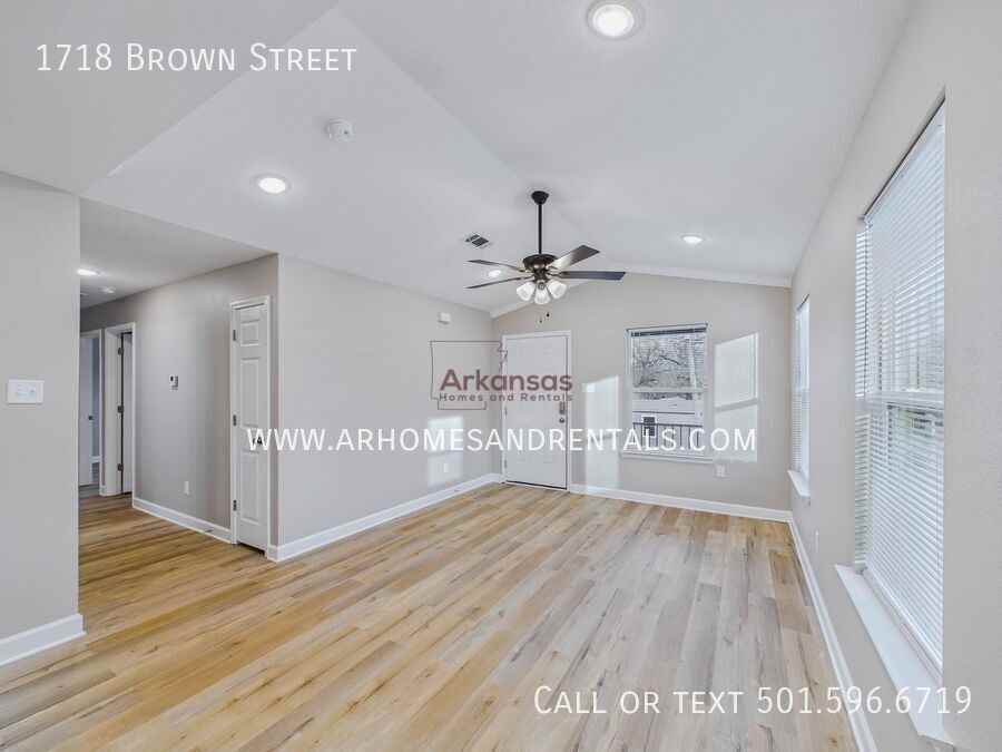 1718 Brown St - Photo 2 of 13