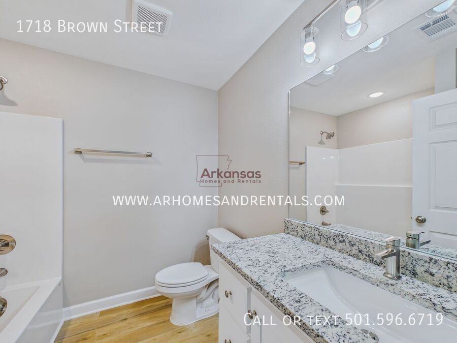 1718 Brown St - Photo 7 of 13