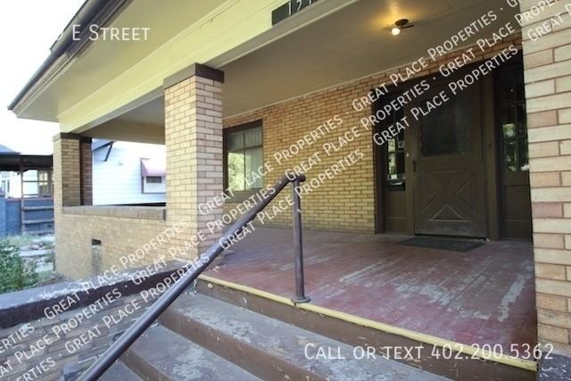 1519 E St - Photo 4 of 26