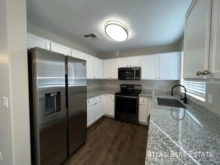 841 E Lamonte St - Photo 3 of 20