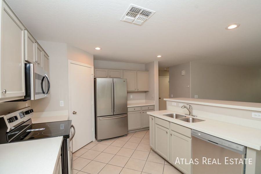 11690 N 153rd Ave - Photo 5 of 20