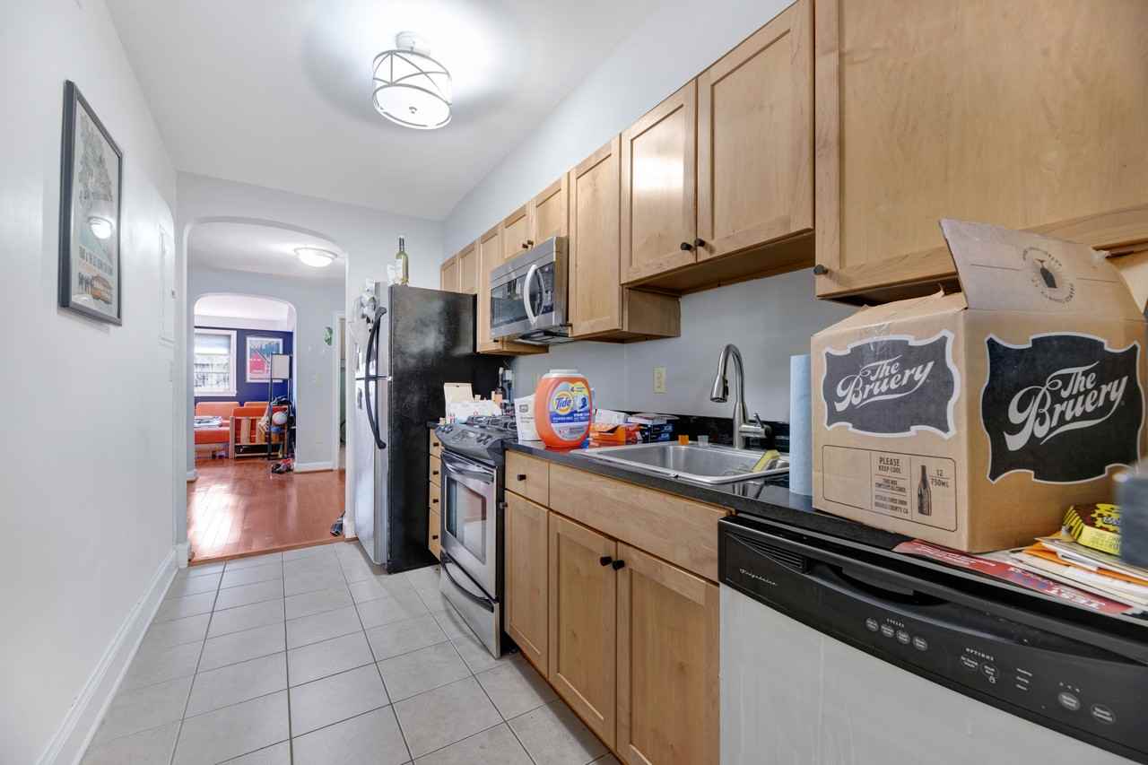 301 Whittier St Nw #105 - Photo 3 of 11