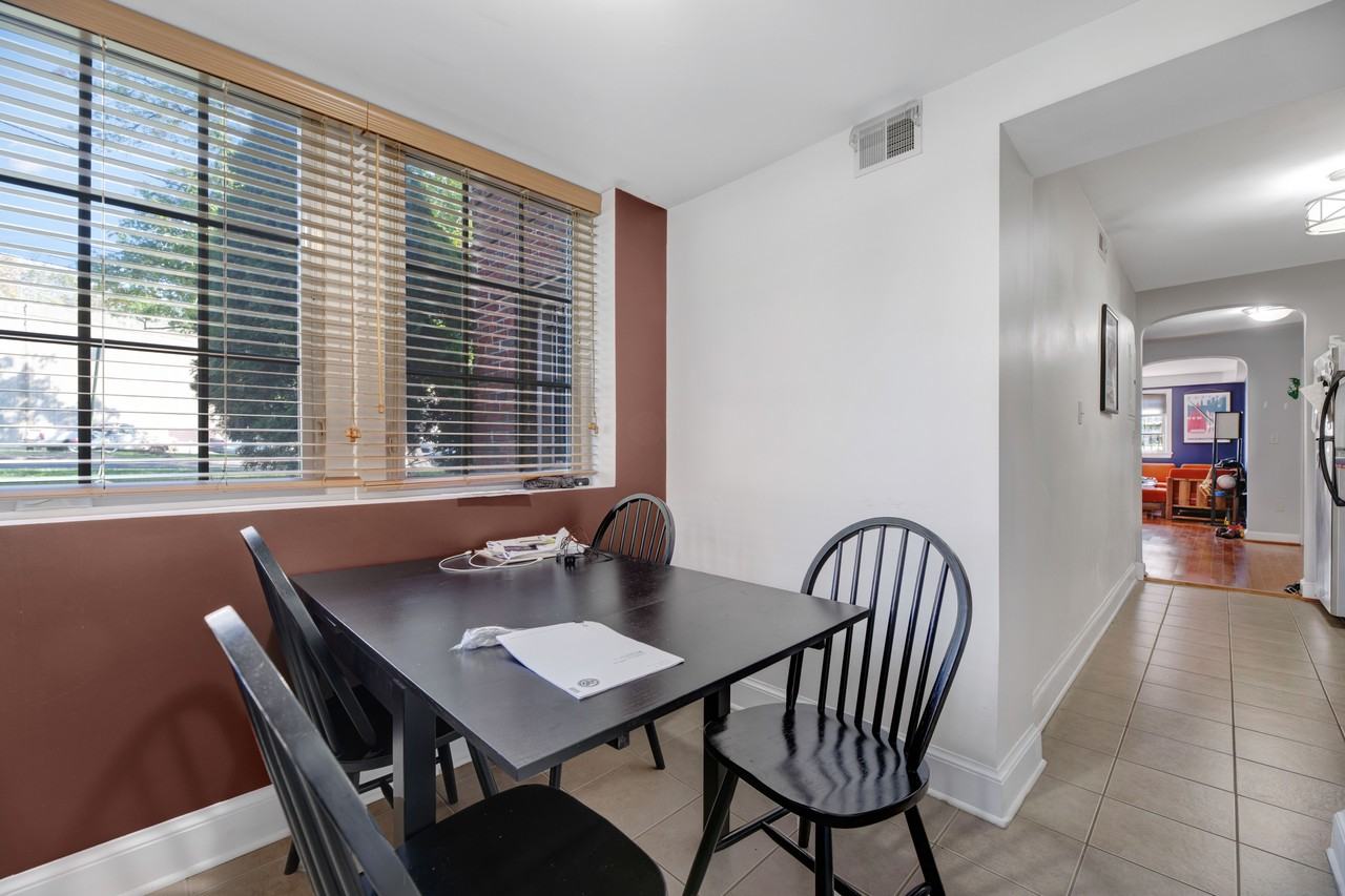 301 Whittier St Nw #105 - Photo 6 of 11