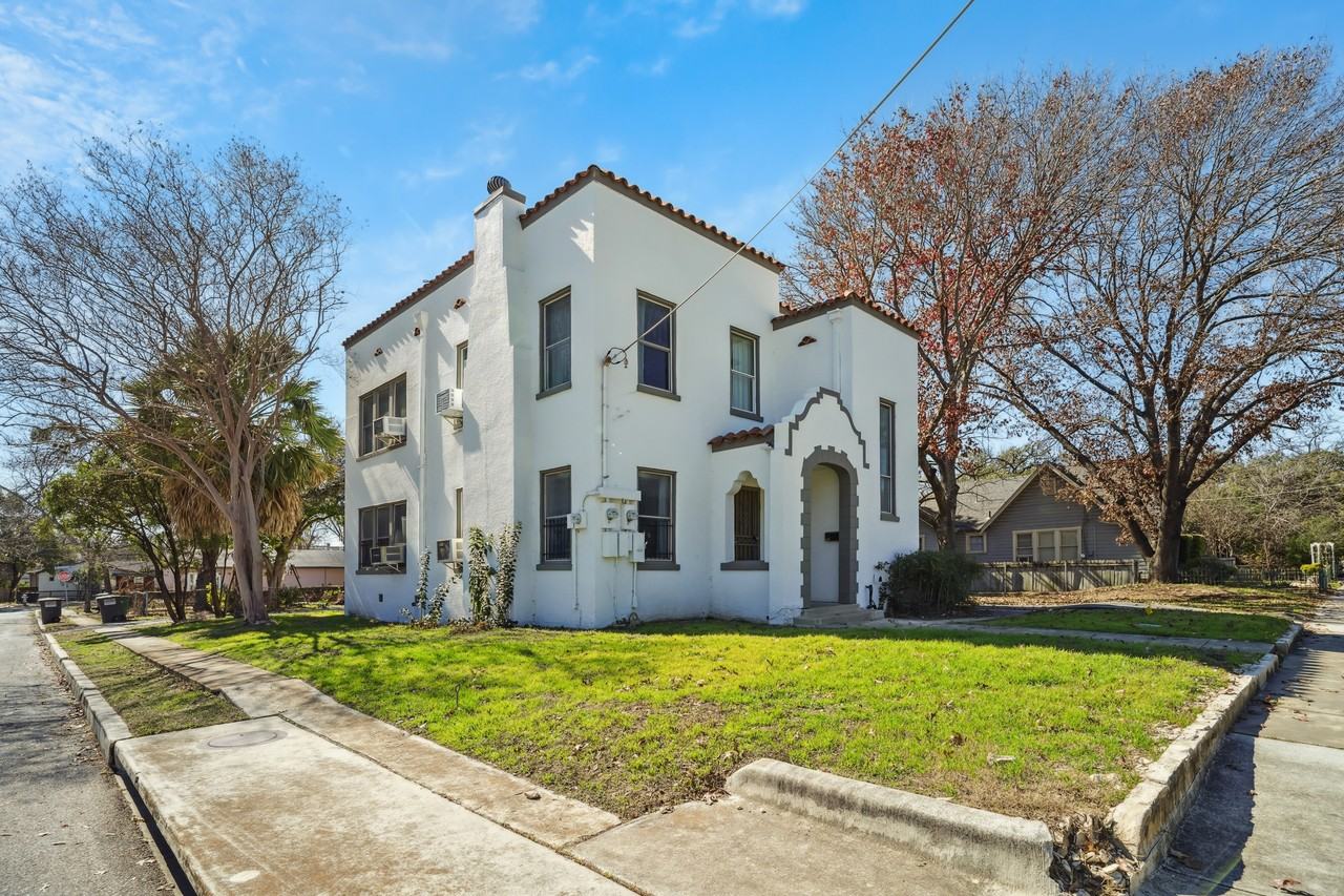 326 E Mistletoe Ave #2 - Photo 5 of 45