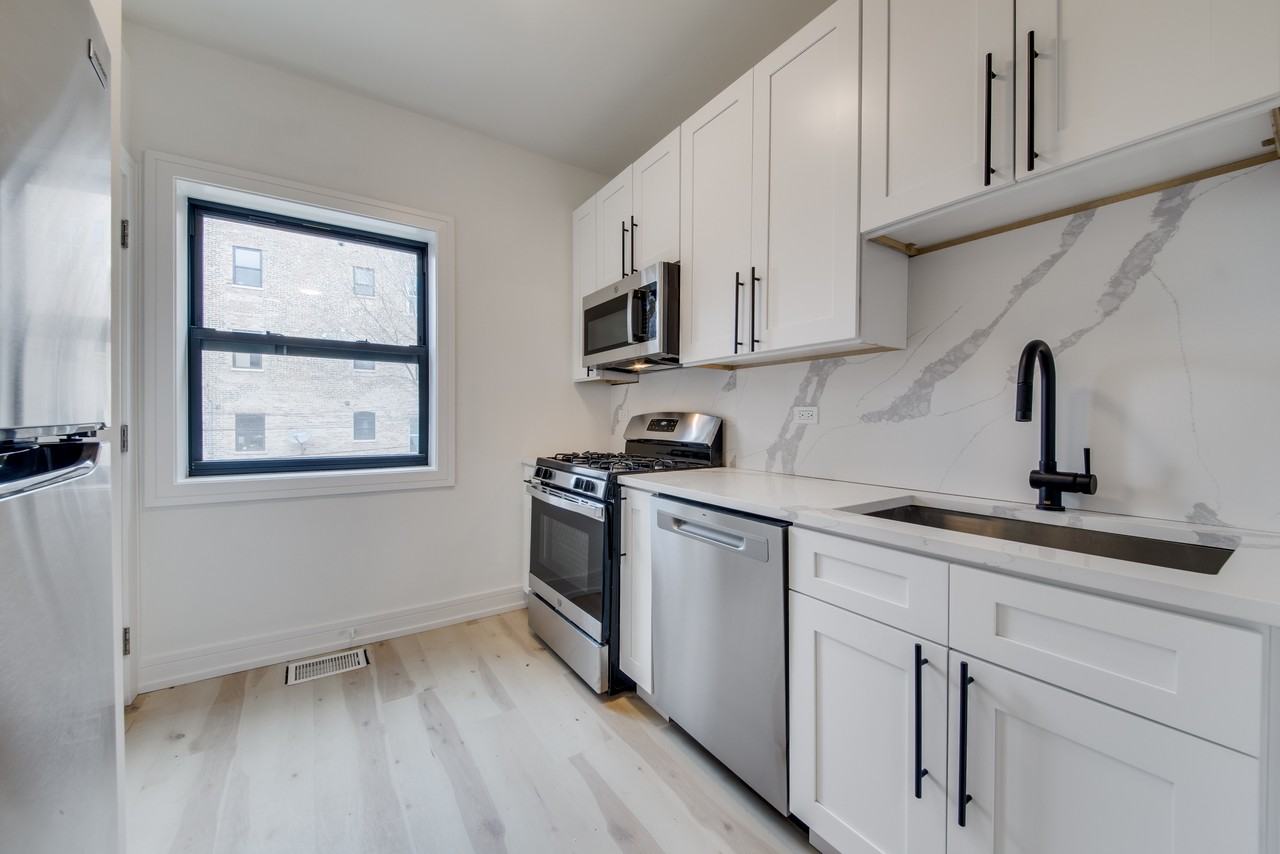 3050 W Cortland St #103 - Photo 4 of 10