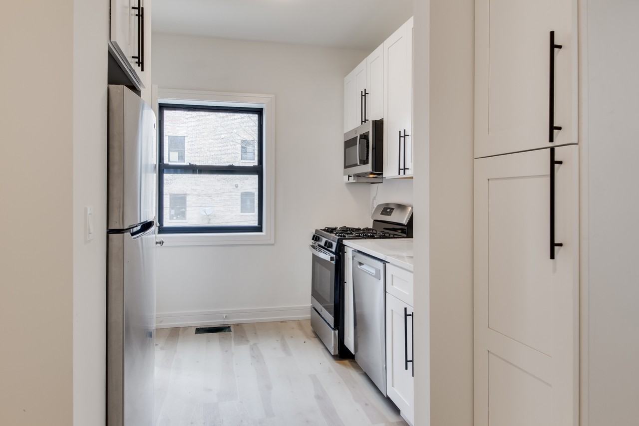 3050 W Cortland St #103 - Photo 5 of 10