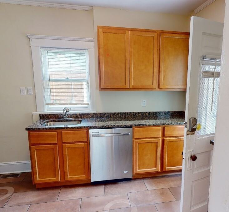 1141 S Forest Ave #1141SF - Photo 2 of 12