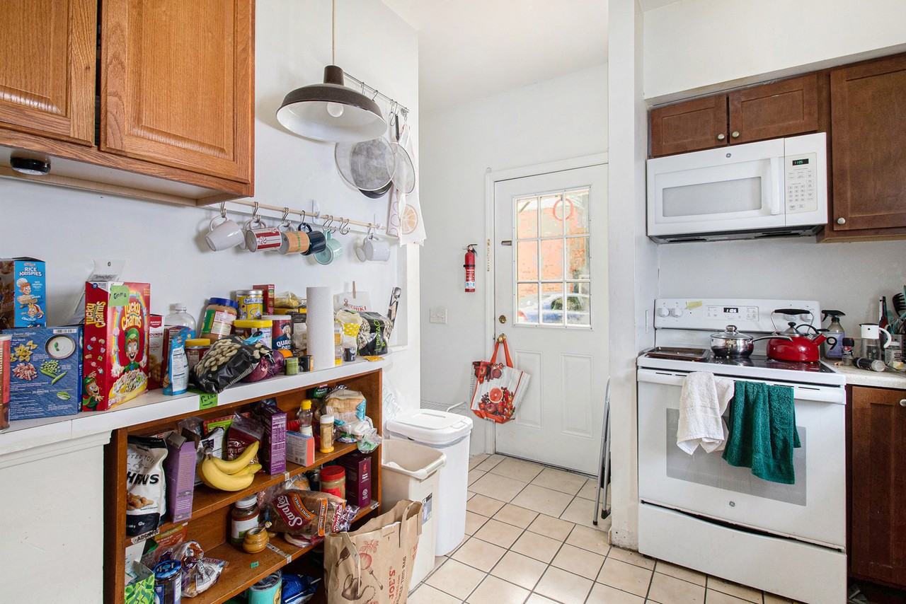 716 E Kingsley St - Photo 6 of 23