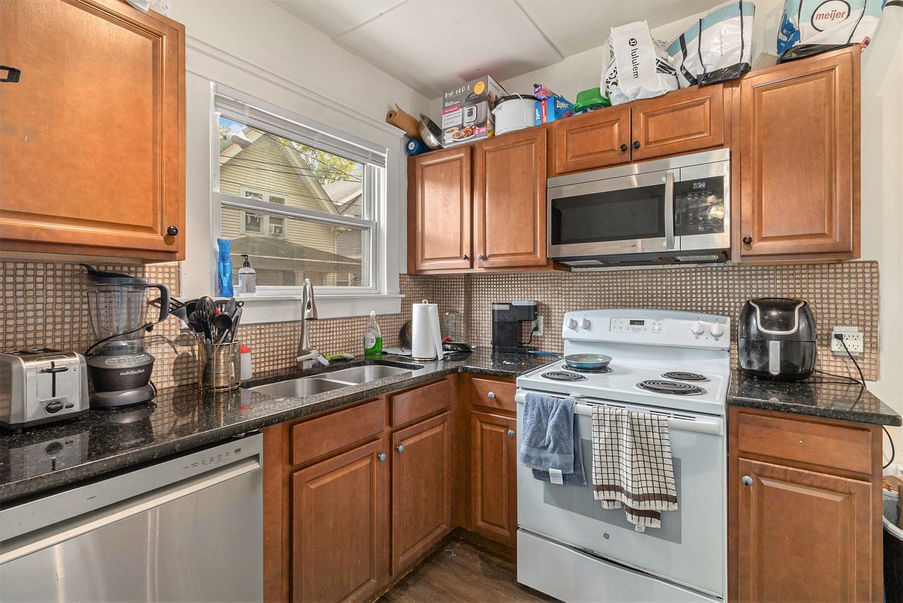 811 Sybil St - Photo 5 of 17