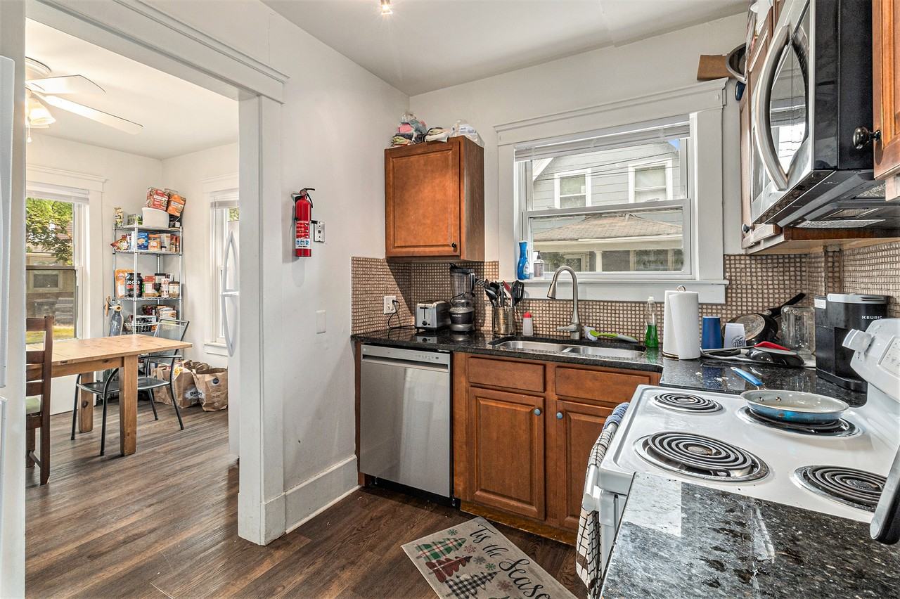 811 Sybil St - Photo 6 of 17