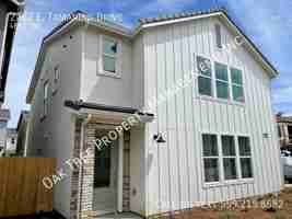 featured image of 2762 E Tamarind Dr