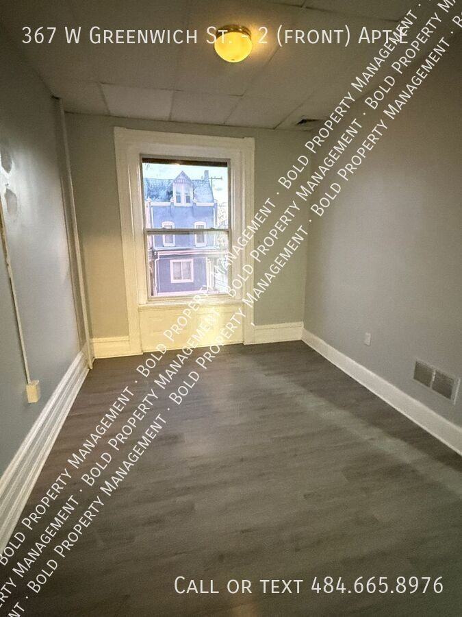 367 W Greenwich St #2FRONTAPTE - Photo 5 of 6