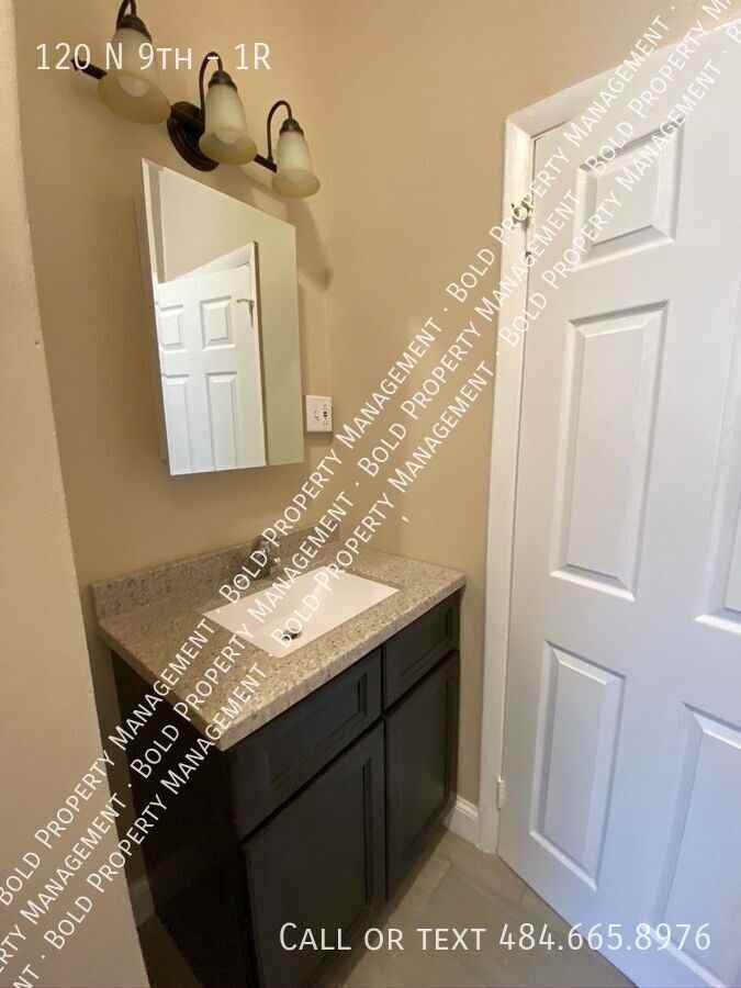 120 N 9th St #1R - Photo 5 of 7