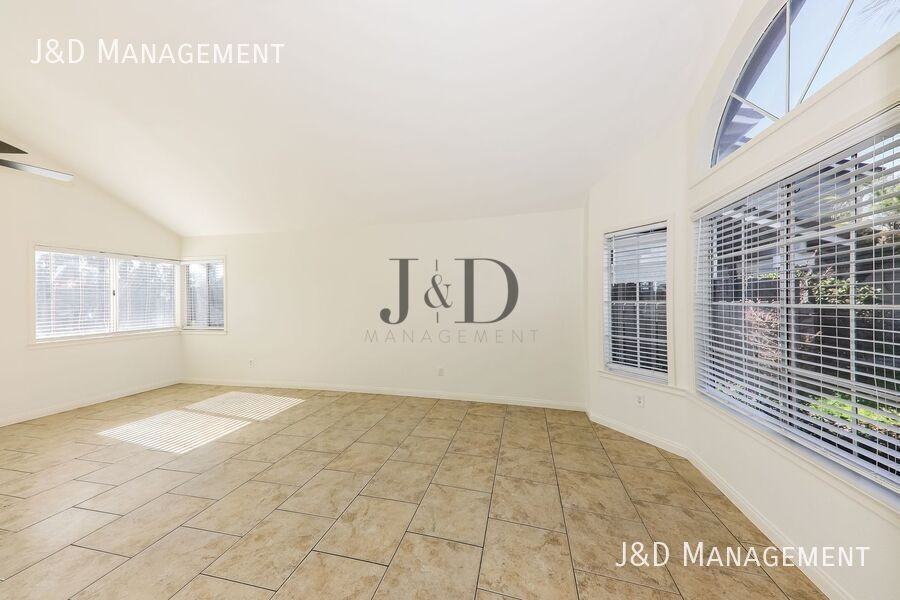 23835 Cork Oak Cir - Photo 6 of 19