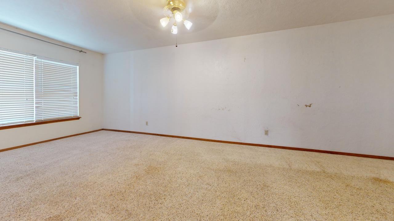 180 Nw Red Elk Dr #1 - Photo 2 of 20