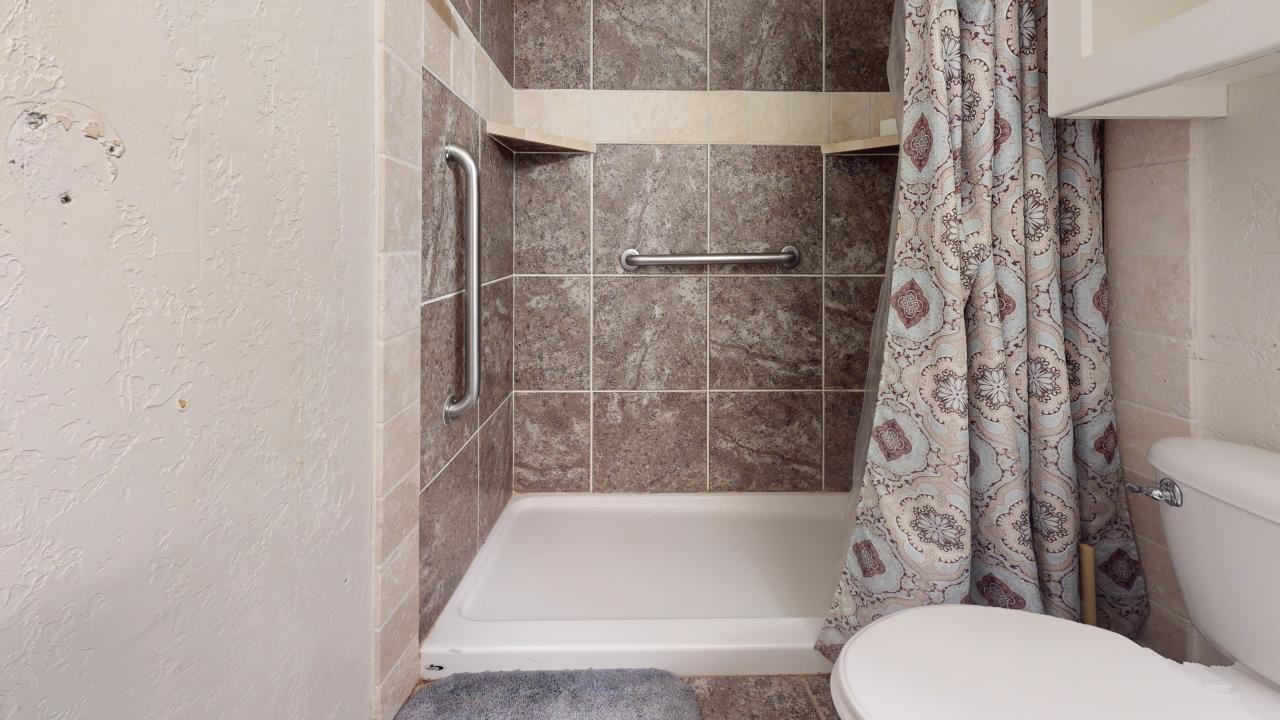 180 Nw Red Elk Dr #1 - Photo 5 of 20