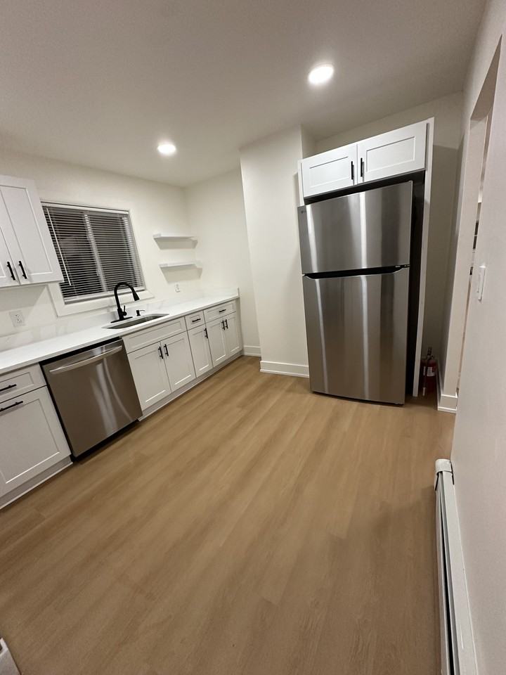 663 Bernon St #2 - Photo 3 of 17