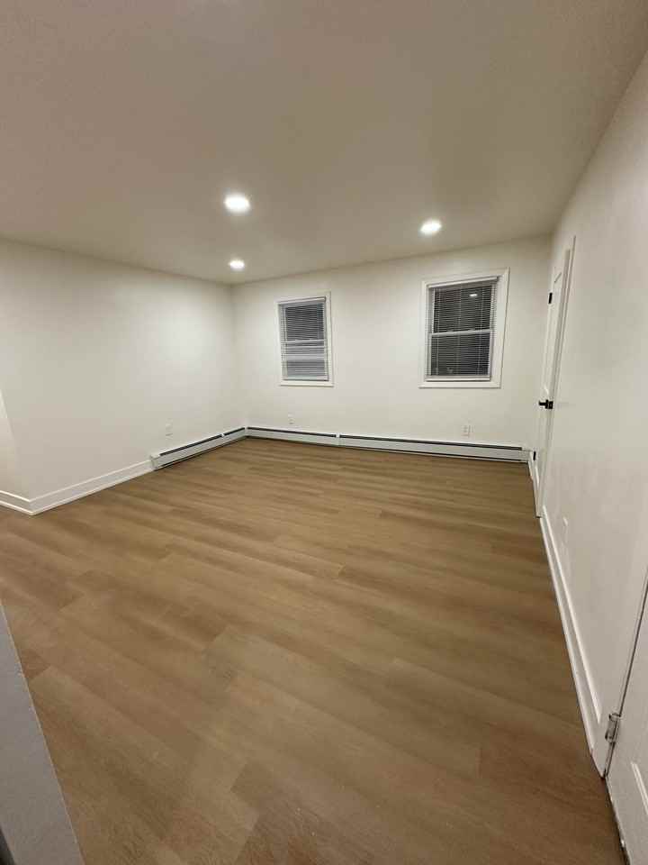 663 Bernon St #2 - Photo 7 of 17