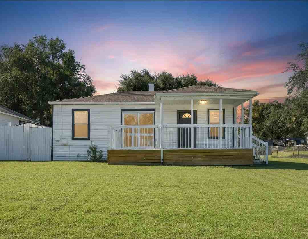 5202 Birkenhead Rd #NA - Photo 2 of 10