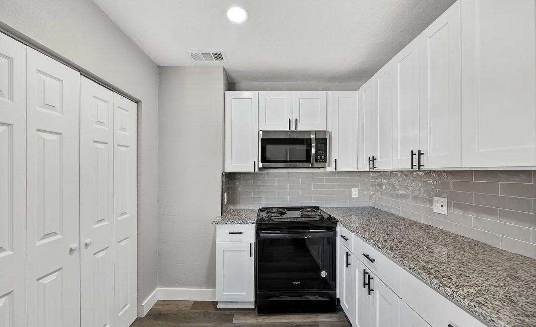 5202 Birkenhead Rd #NA - Photo 6 of 10