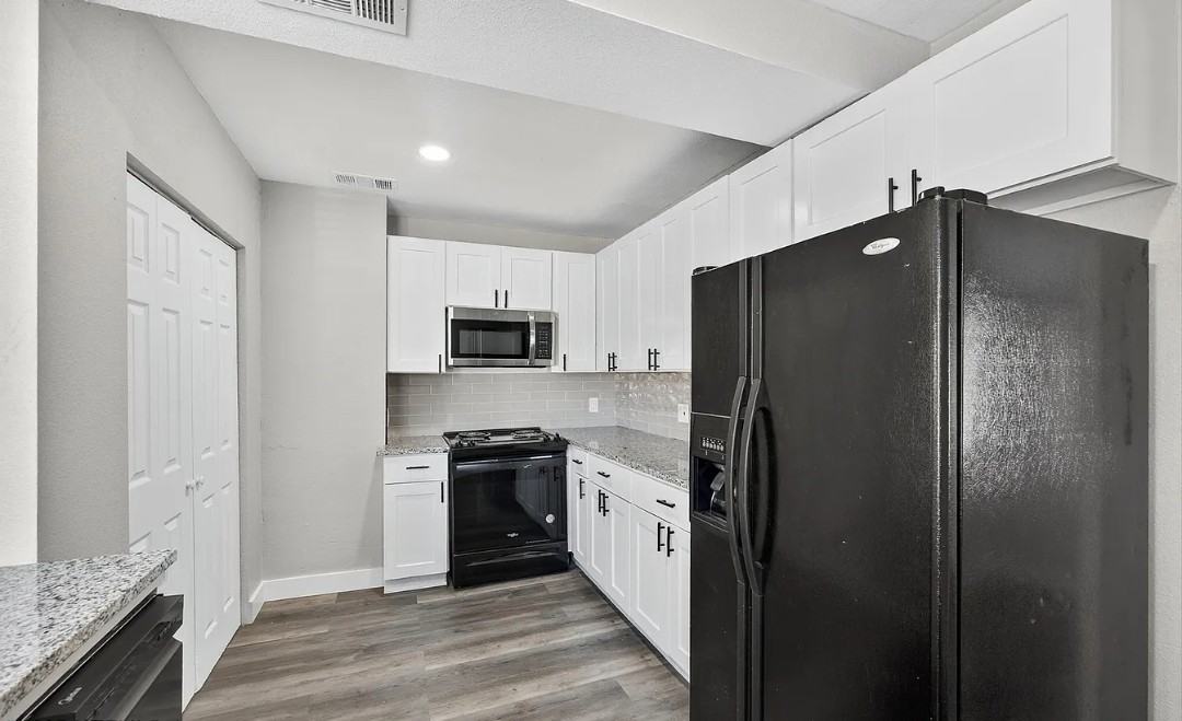 5202 Birkenhead Rd #NA - Photo 7 of 10