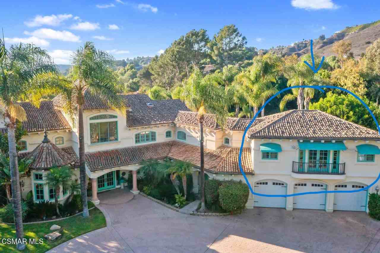 2857 Las Posas Cir #B - Photo 2 of 10