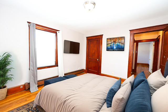 65 Clifford St #1 - Photo 3 of 22