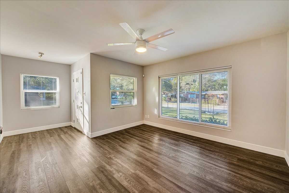 1701 E Henry Ave #NA - Photo 5 of 34