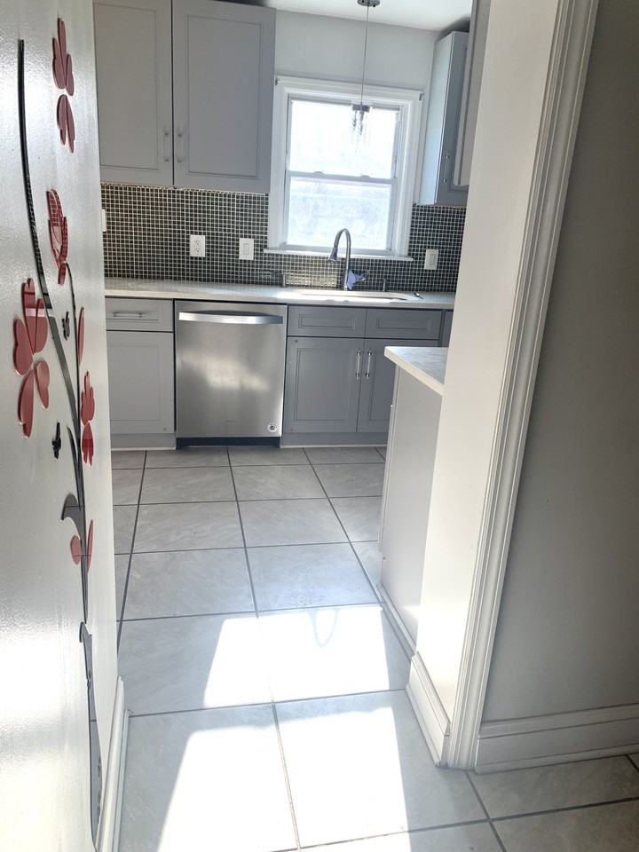 174 E Huntingdon St #1 - Photo 2 of 21