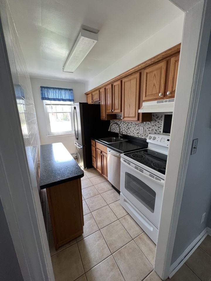 13765 Cedar Rd #NA - Photo 7 of 8