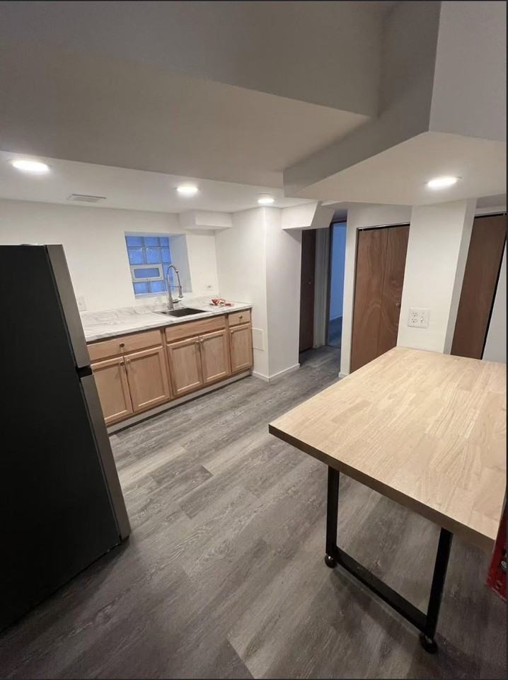 1721 N Artesian Ave #1B - Photo 2 of 11