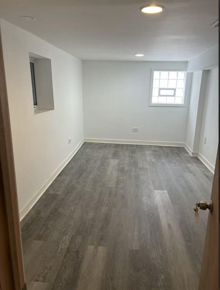 1721 N Artesian Ave #1B - Photo 4 of 11