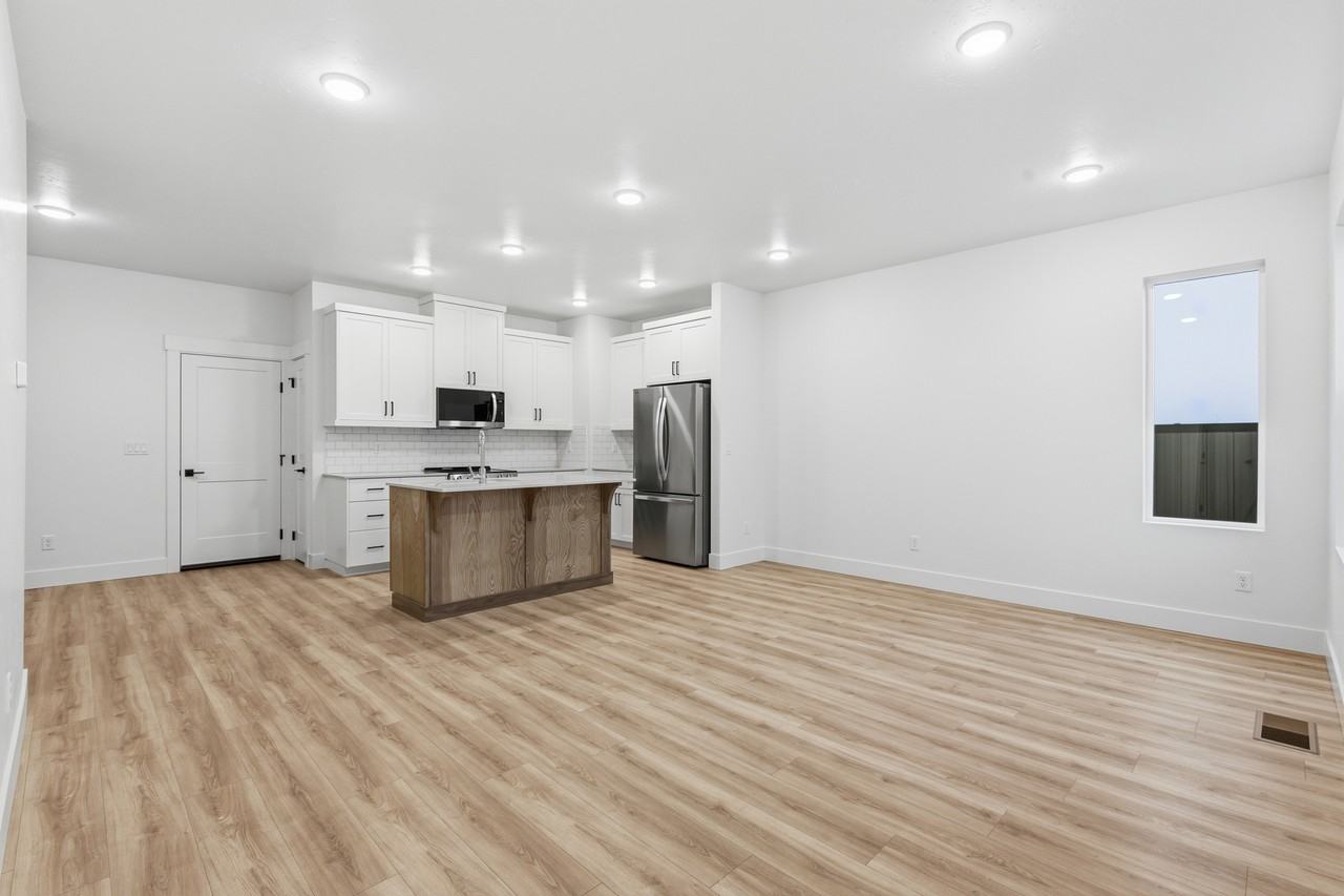 2144 Deep Purple Ln #NA - Photo 2 of 17