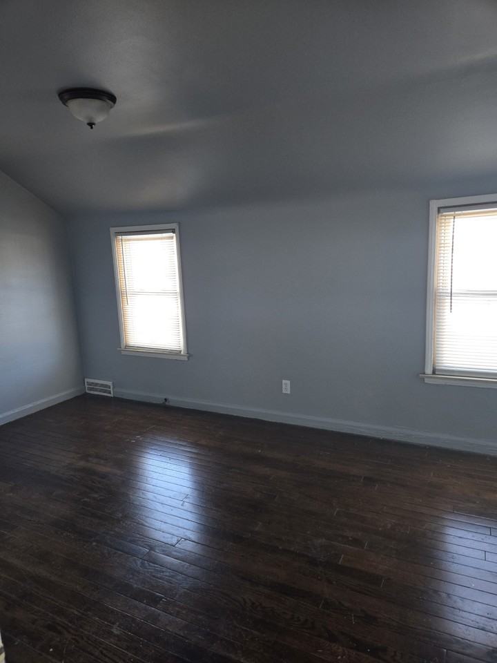 20255 Meyers Rd #NA - Photo 6 of 9