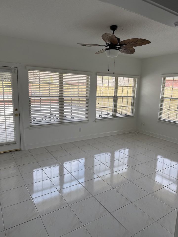 1107 Avenshire Cir #NA - Photo 2 of 9