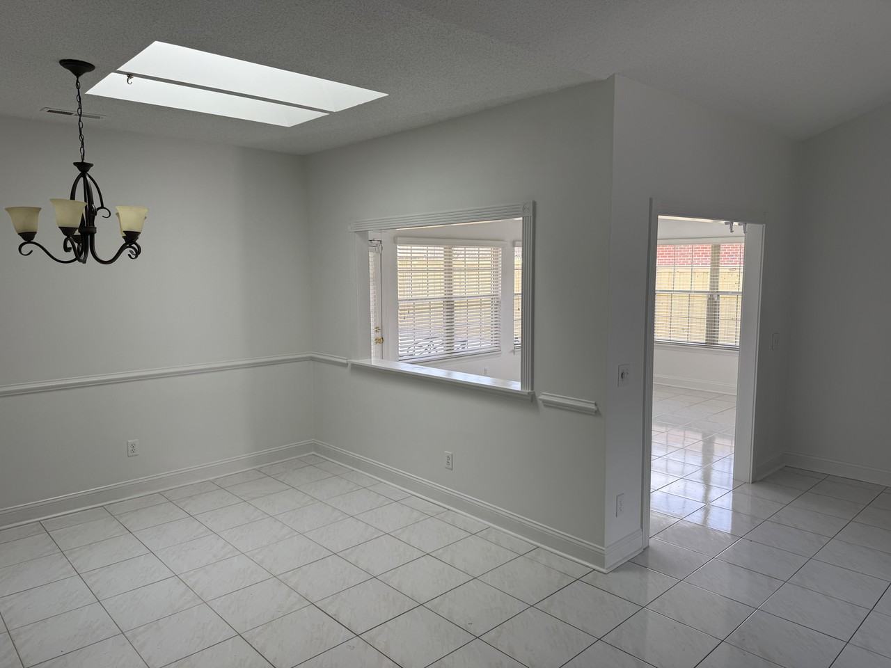 1107 Avenshire Cir #NA - Photo 3 of 9