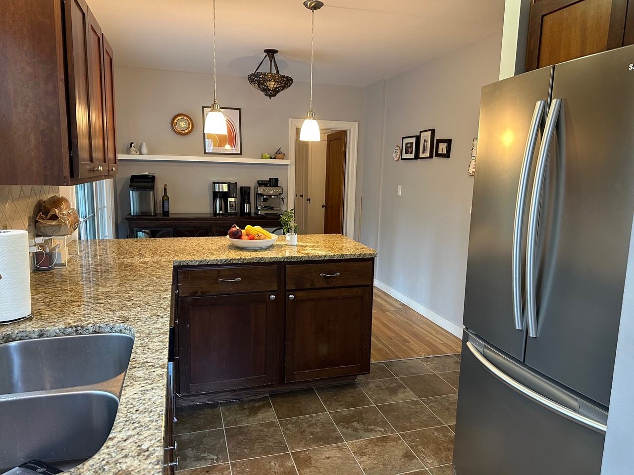 215 W 19th Ave #1 - Photo 2 of 4