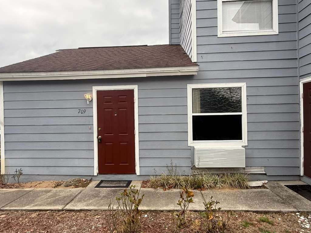 709 Orchid Dr #B - Photo 3 of 15