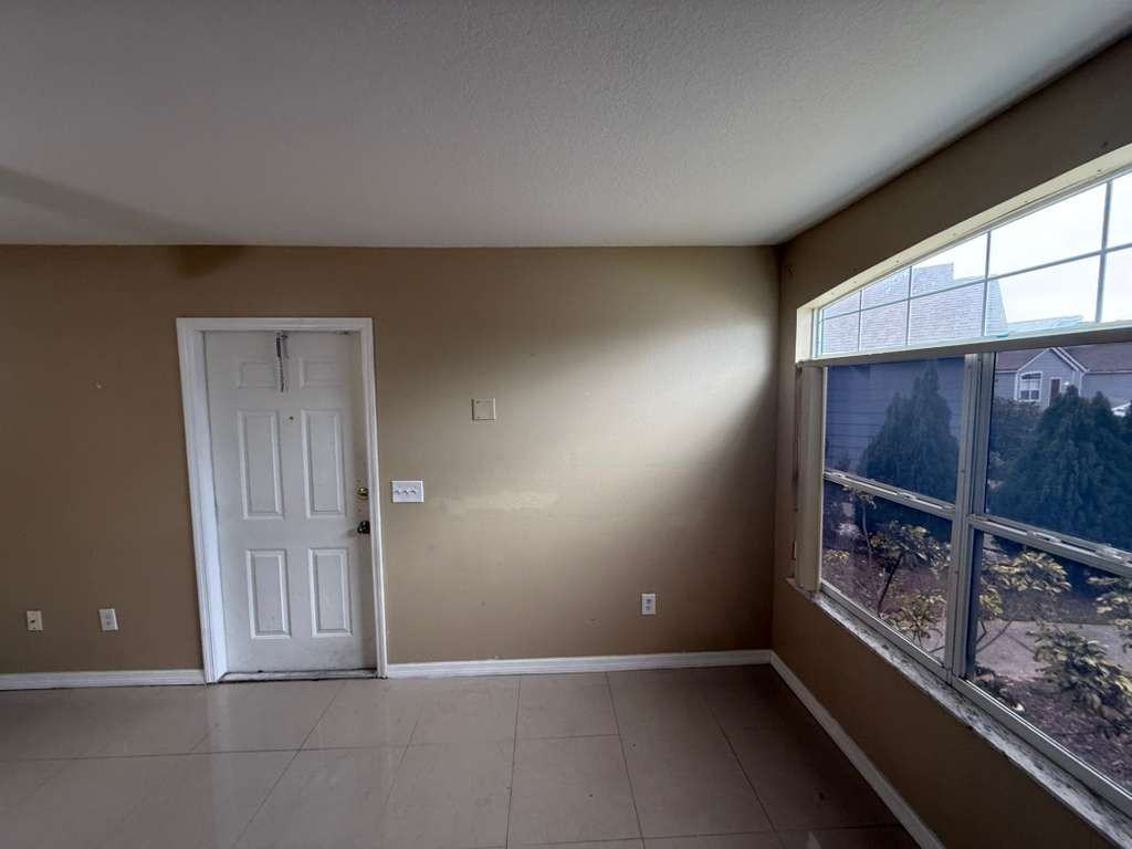 709 Orchid Dr #B - Photo 4 of 15