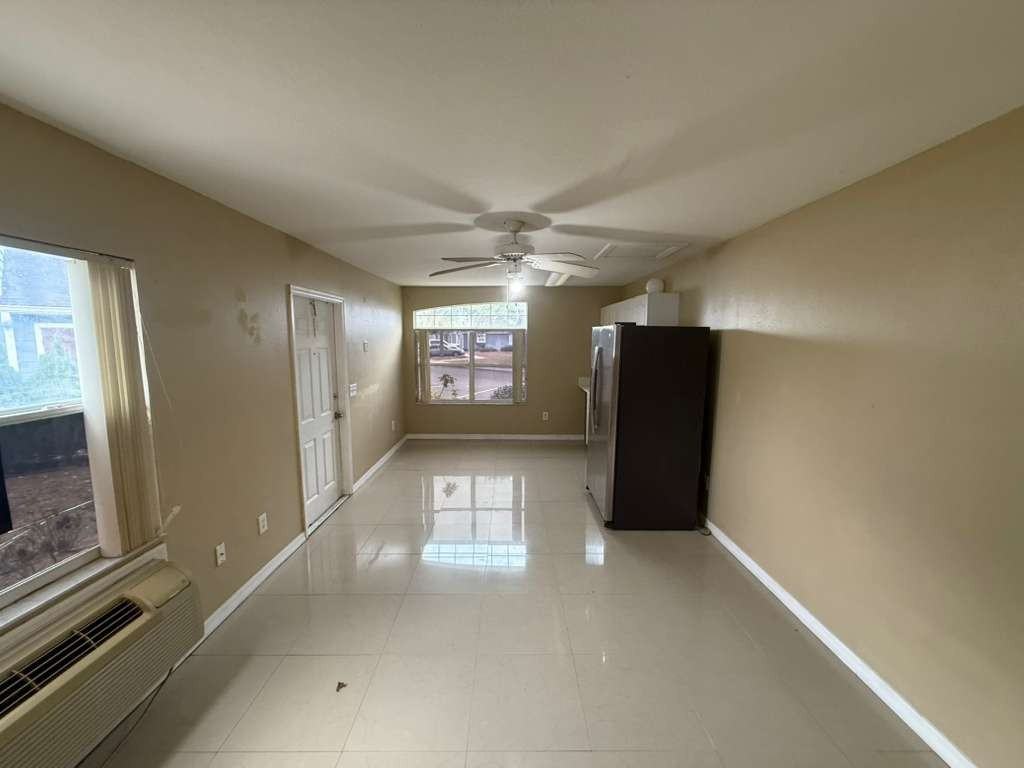 709 Orchid Dr #B - Photo 6 of 15