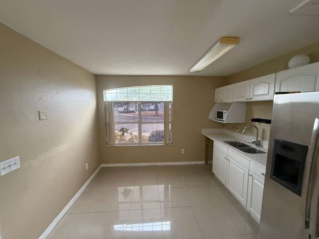 709 Orchid Dr #B - Photo 7 of 15