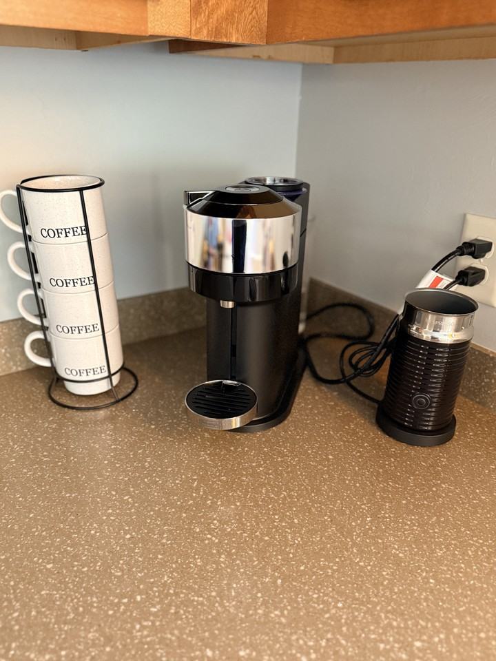 228 S Cottonwood Rd #201 - Photo 5 of 8