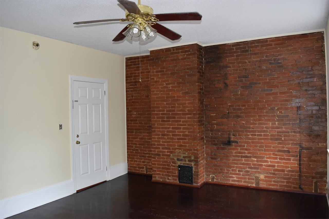 1805 N Washington St #2 - Photo 7 of 16