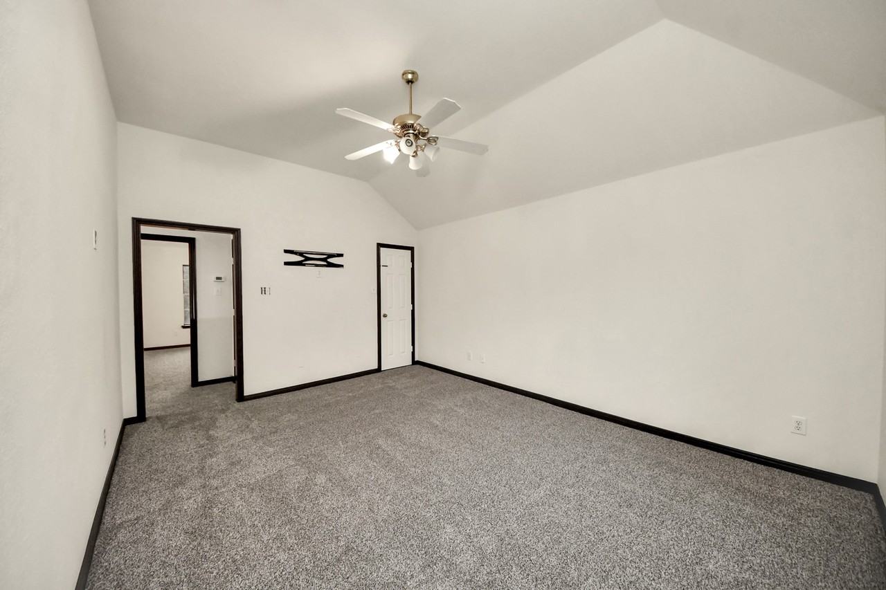 5810 Windy Knoll Ln #5810 - Photo 3 of 45