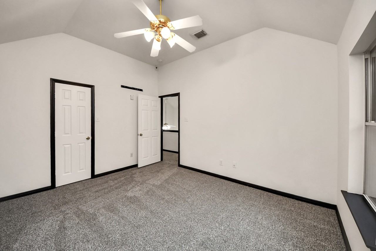 5810 Windy Knoll Ln #5810 - Photo 7 of 45